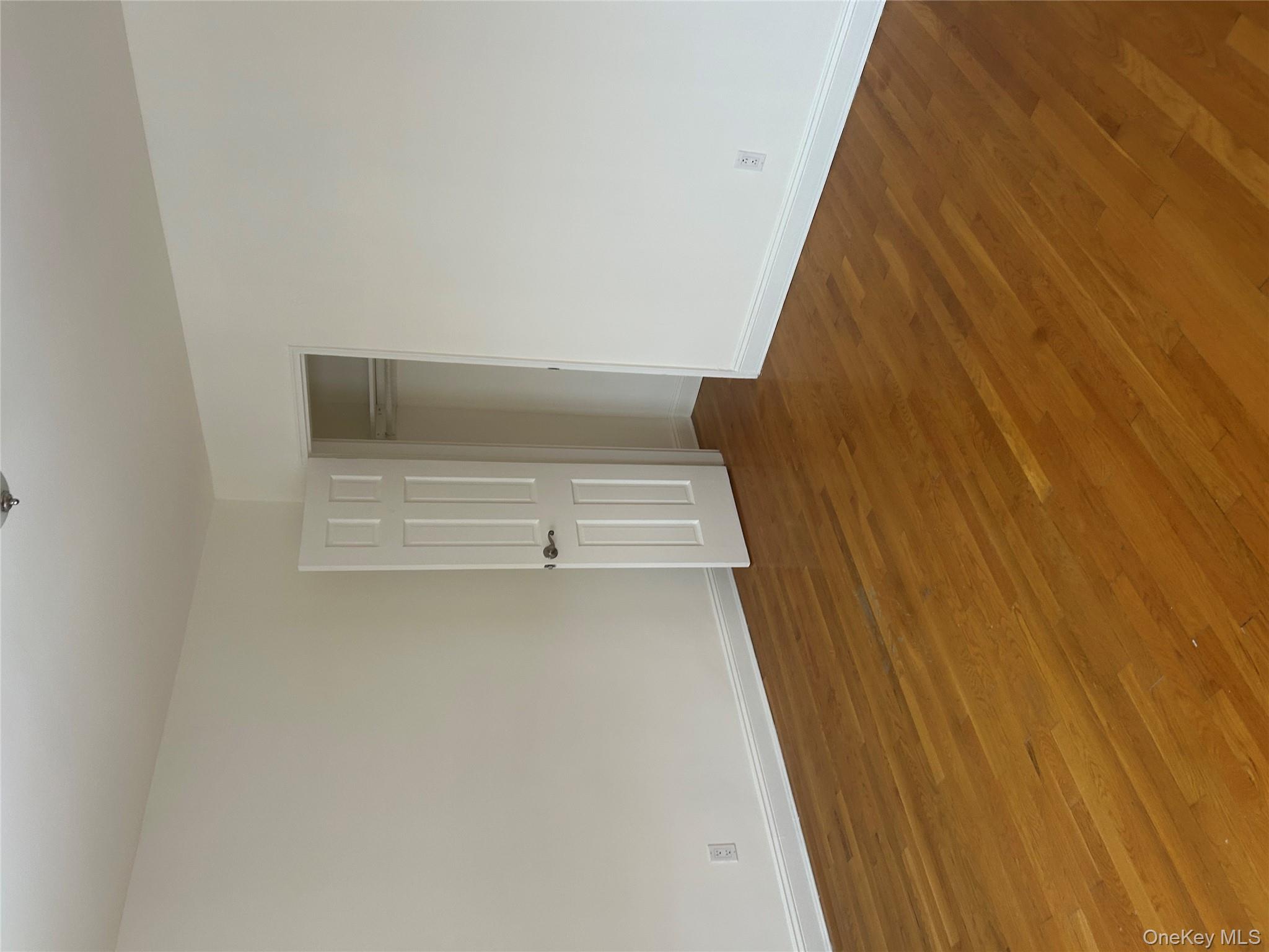 #14 photo, 15 Schenck Avenue, Нассау ‖ Great Neck , NY 11021