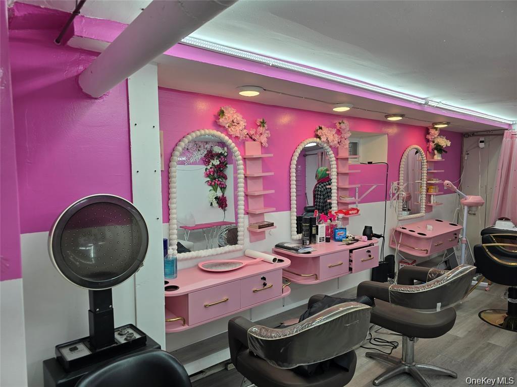 #1 photo, 37 42 72nd Street, קווינס Jackson Heights , NY 11372