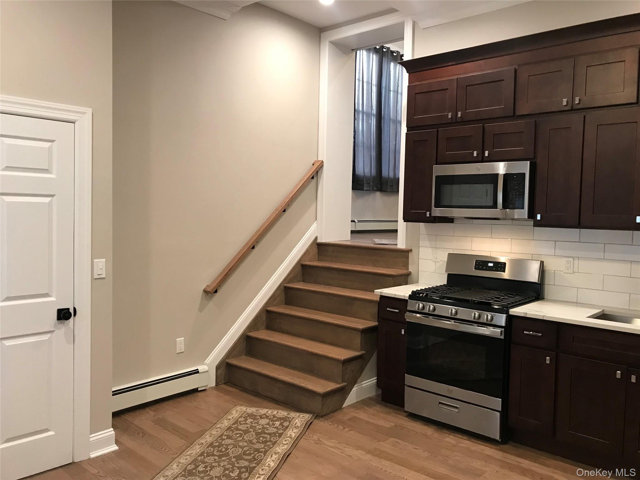 #3 photo, 251 Main Street, सफ़ोक काउंटी Northport , NY 11768