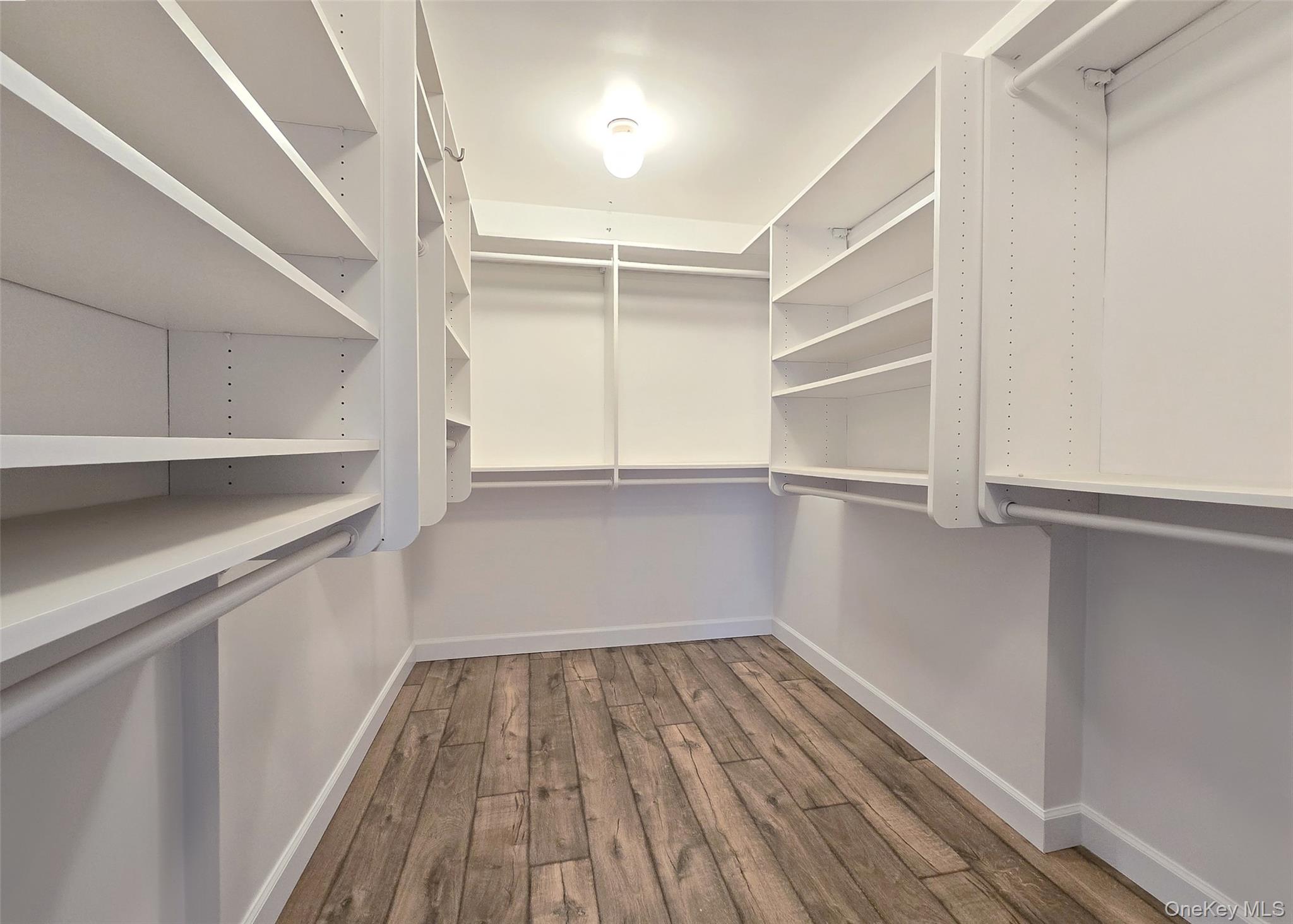 #10 photo, 35 Segatogue Lane, सफ़ोक काउंटी South Setauket , NY 11720