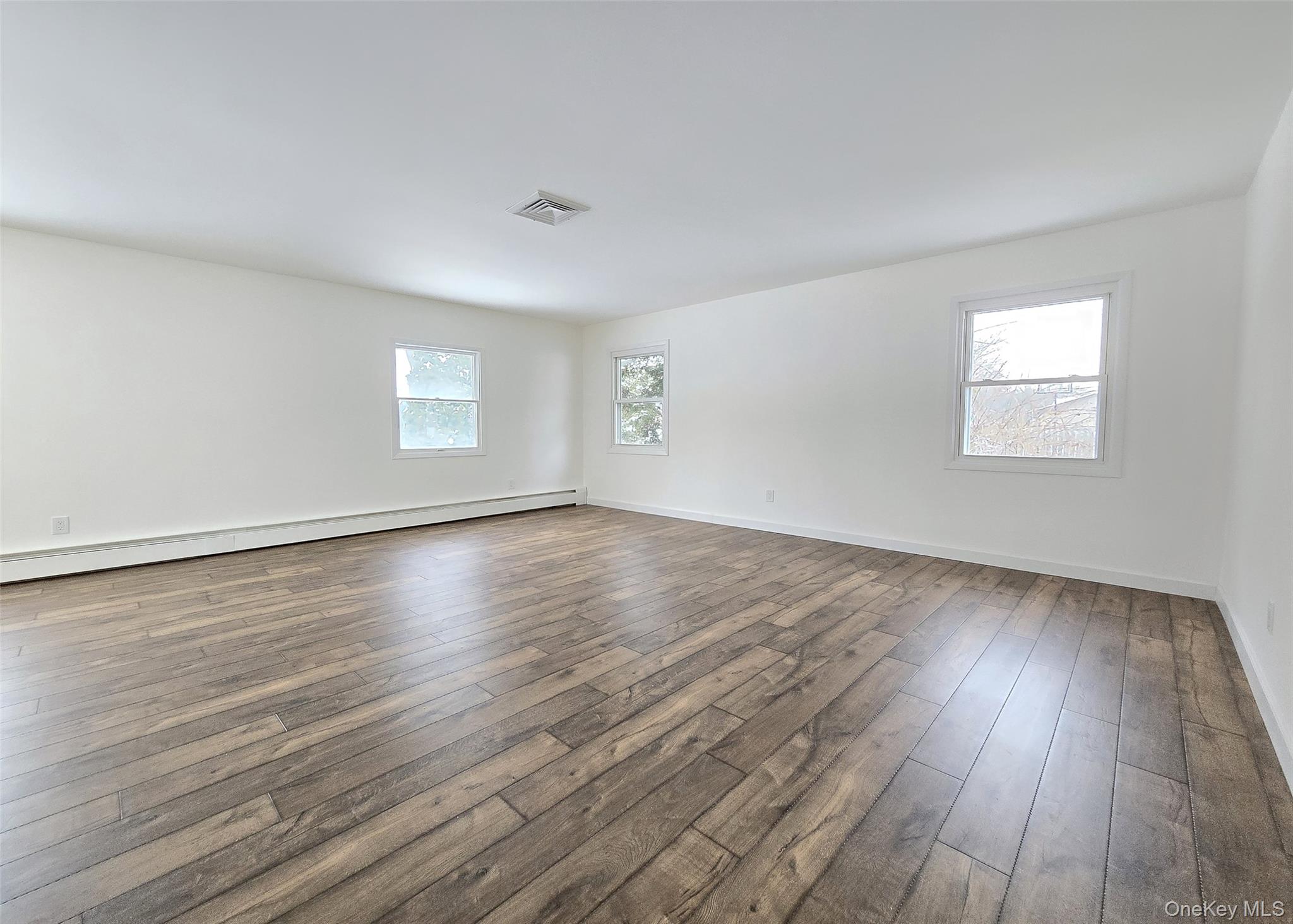 #12 photo, 35 Segatogue Lane, सफ़ोक काउंटी South Setauket , NY 11720