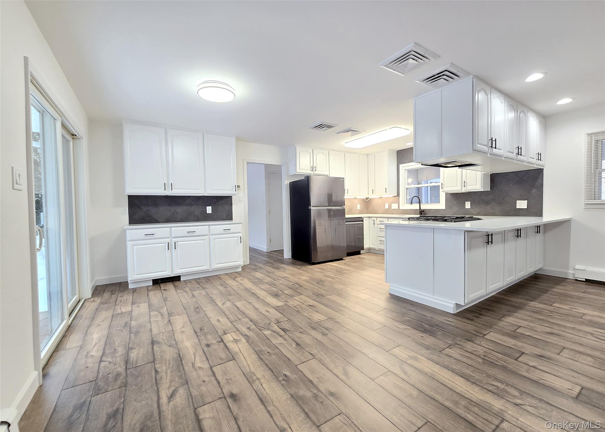 #4 photo, 35 Segatogue Lane, सफ़ोक काउंटी South Setauket , NY 11720