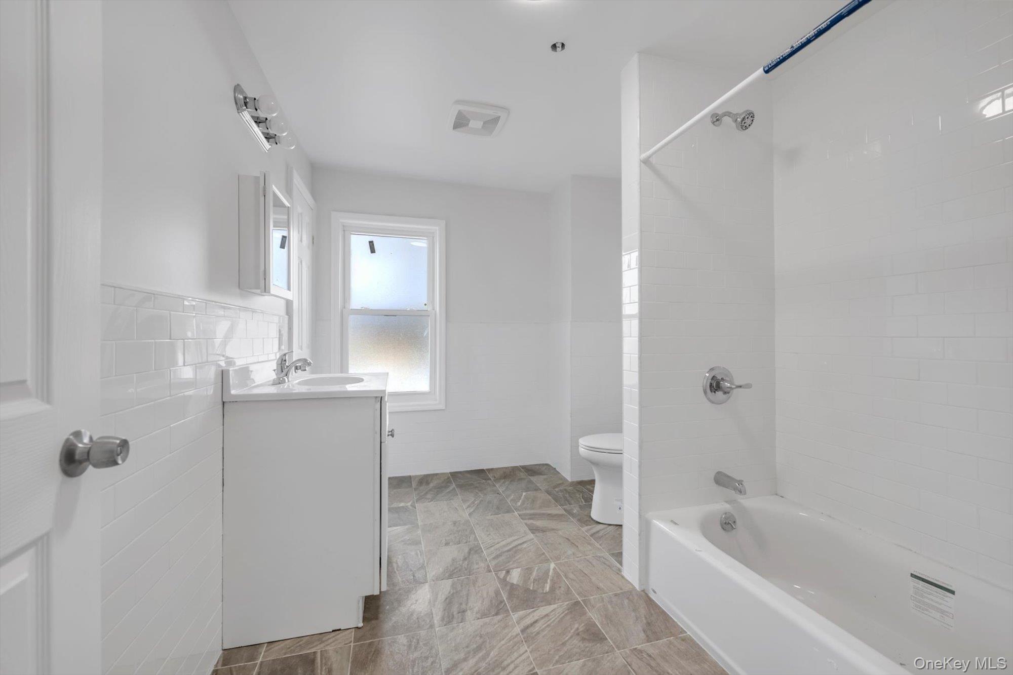 #11 photo, 1354 Newbridge Road, Bellmore , NY 11710