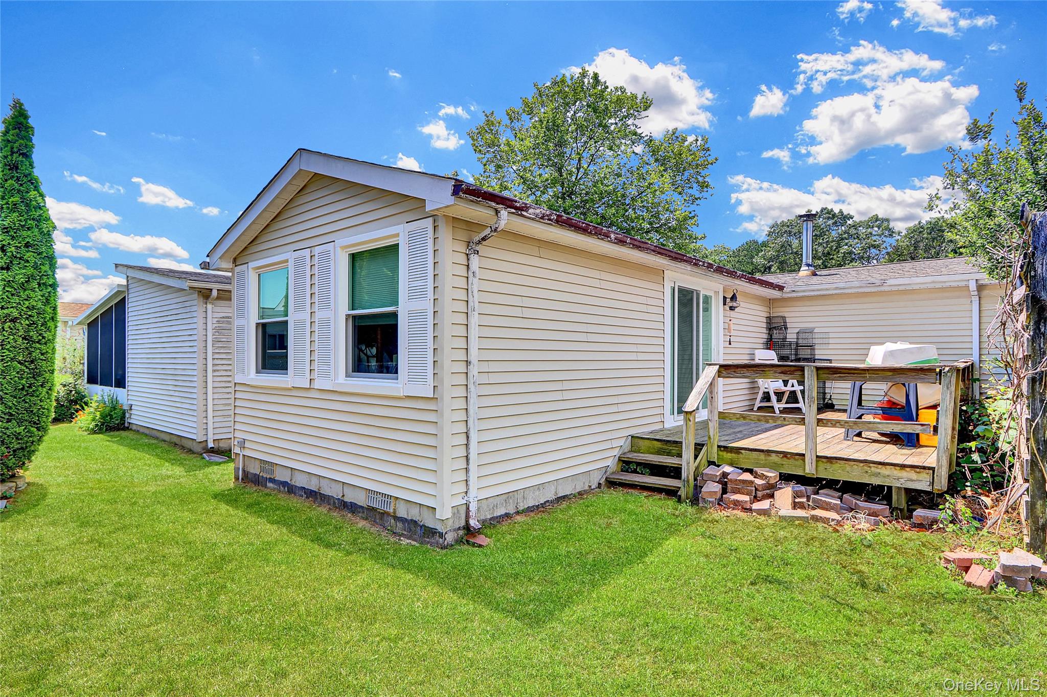 #18 photo, 164 Village Circle, Manorville , NY 11949