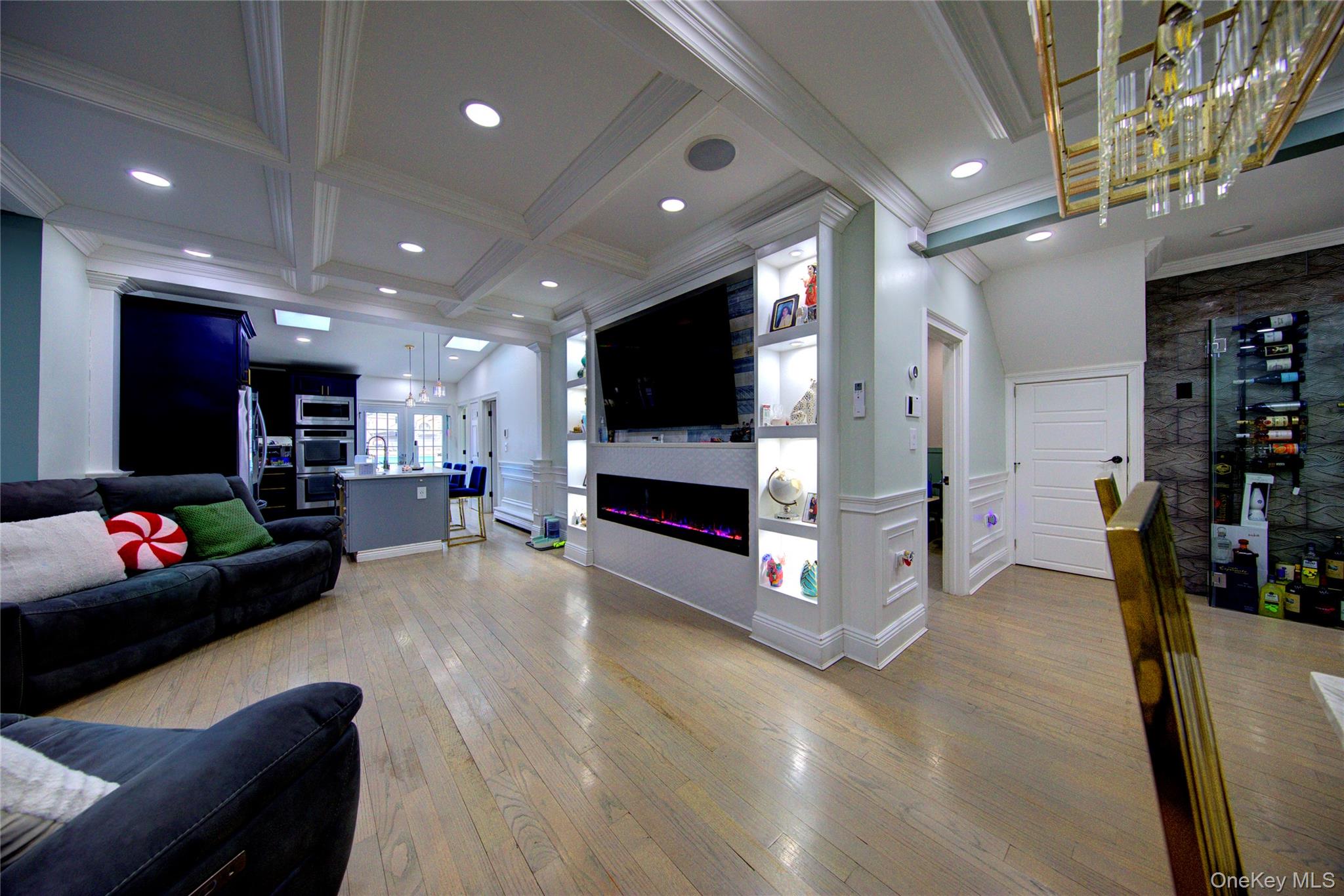 #5 photo, 29 3rd Avenue, East Rockaway , NY 11518