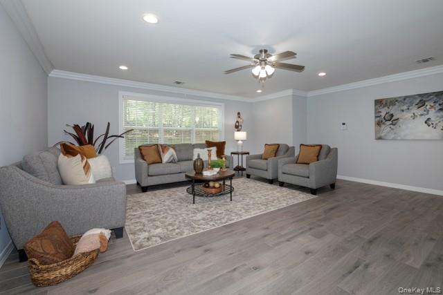 #5 photo, 83 Village Green Drive, सफ़ोक काउंटी Port Jefferson Station , NY 11776