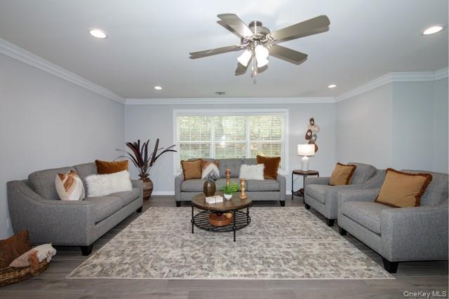 #6 photo, 83 Village Green Drive, सफ़ोक काउंटी Port Jefferson Station , NY 11776