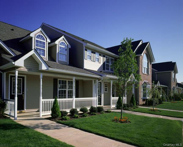 #2 photo, 167 Village Green Drive, सफ़ोक काउंटी Port Jefferson Station , NY 11776