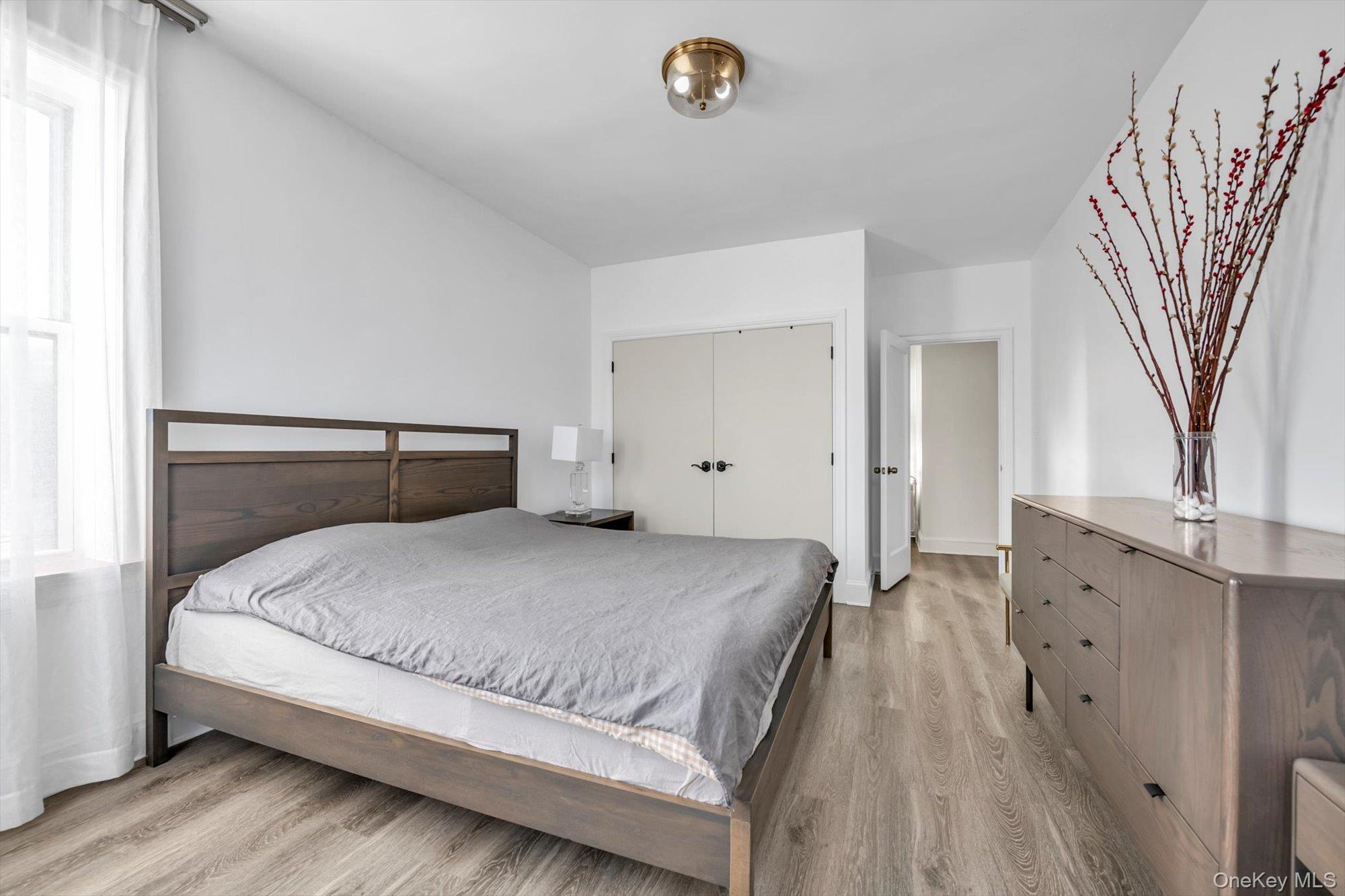 #10 photo, 35-24 72nd Street, कुईंस Jackson Heights , NY 11372