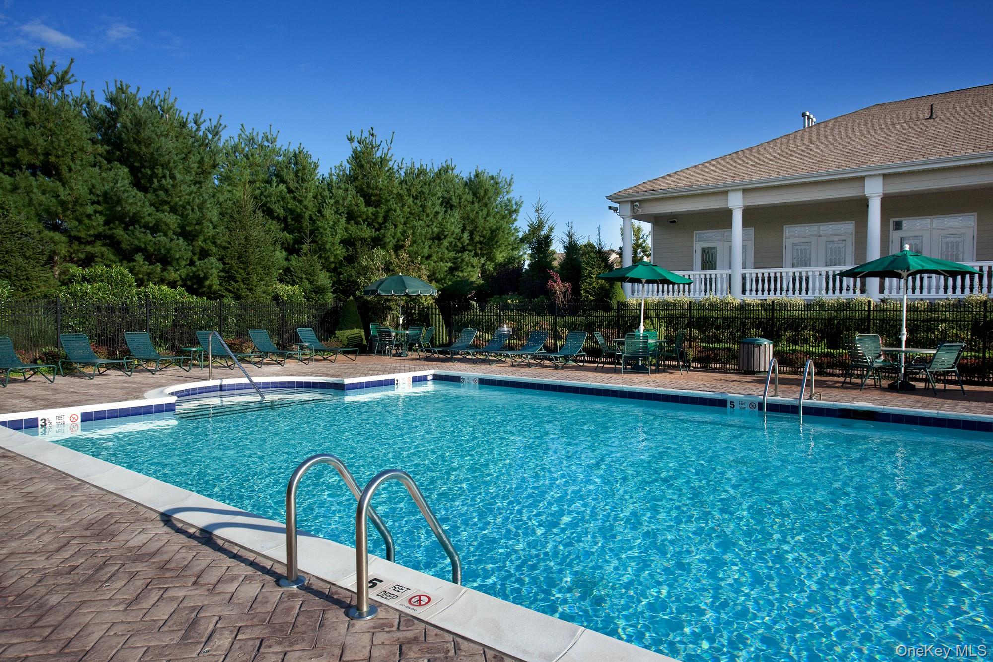 #1 photo, 161 Pineview Lane, Саффолк ‖ Coram , NY 11727