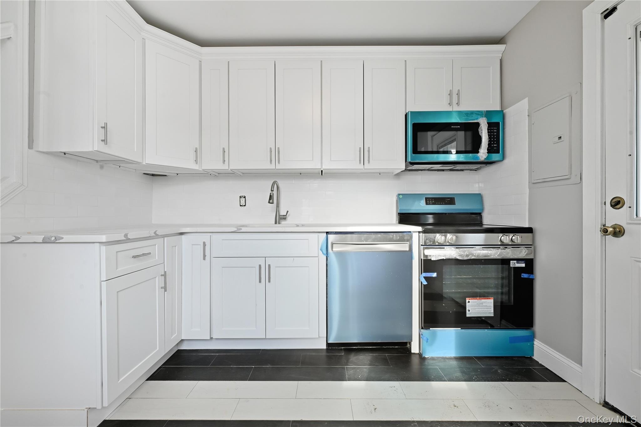 #10 photo, 3037 N Jerusalem Road, Levittown , NY 11756