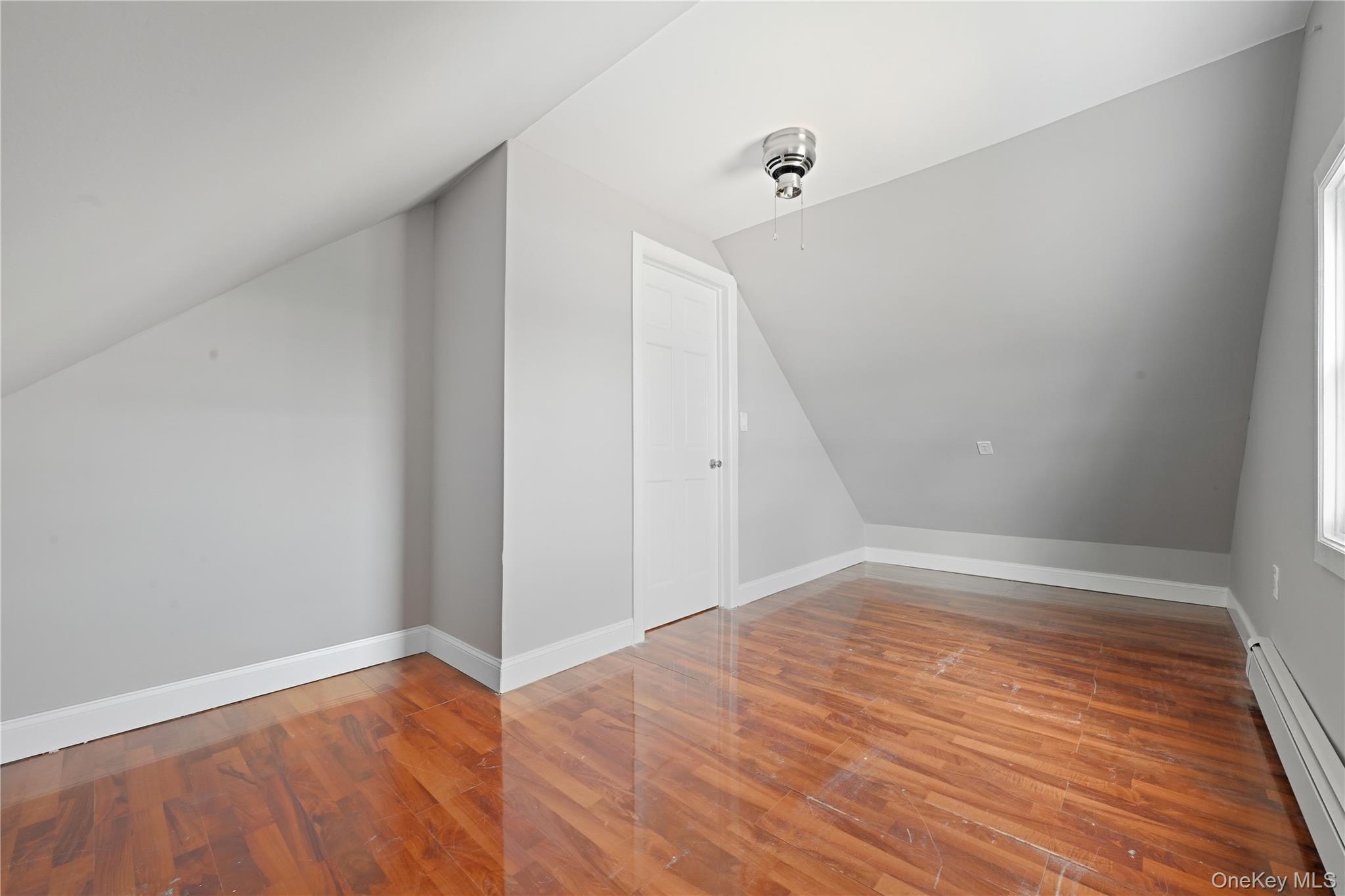 #16 photo, 3037 N Jerusalem Road, Levittown , NY 11756