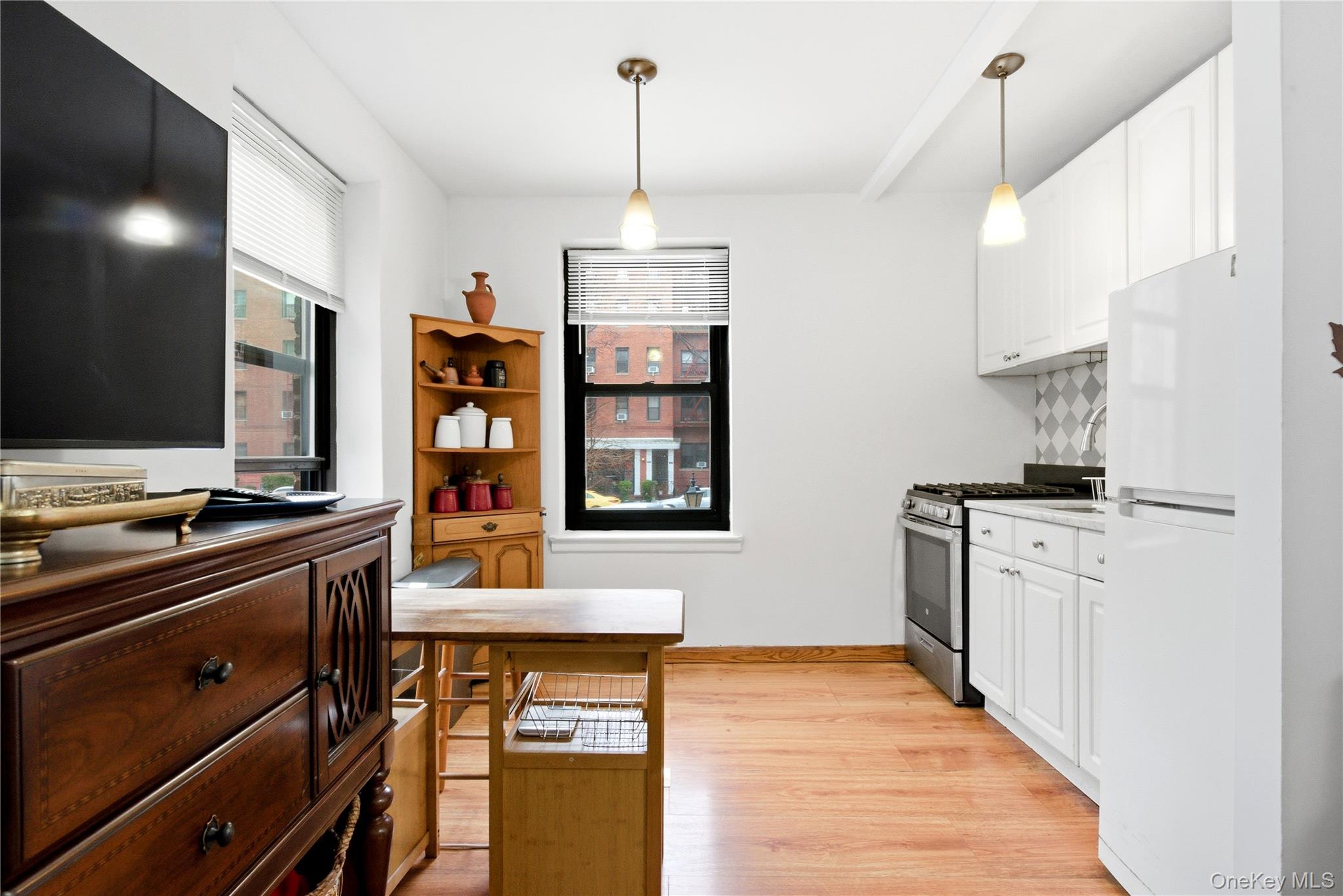 #17 photo, 100-11 67th Road, Forest Hills , NY 11375