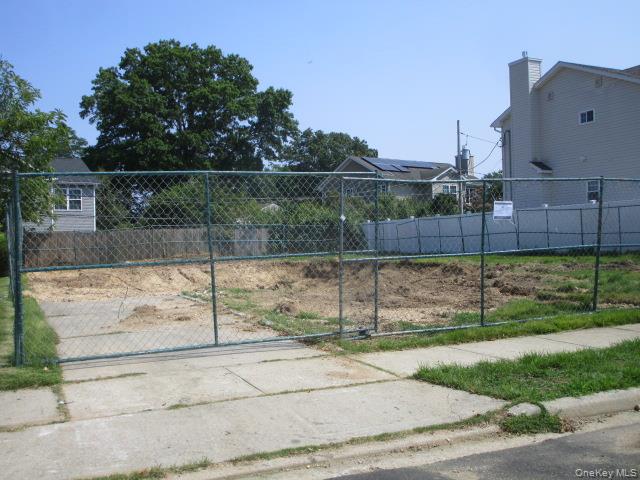 #1 photo, 20 Raynham Drive, ناسو Syosset , NY 11791