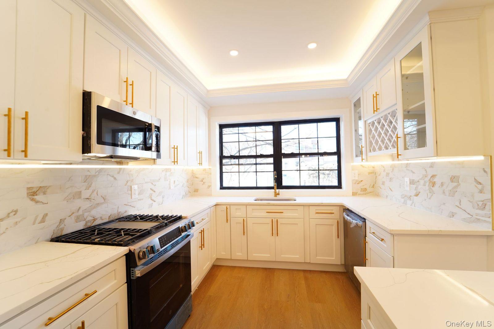 #2 photo, 13016 227 Street, कुईंस Laurelton , NY 11413