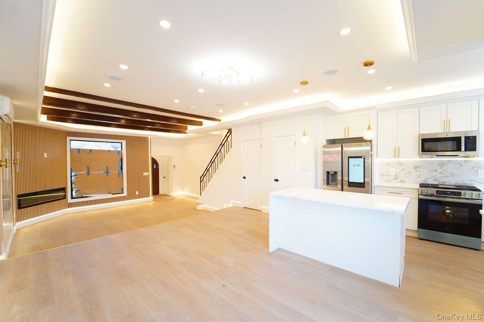 #3 photo, 13016 227 Street, कुईंस Laurelton , NY 11413