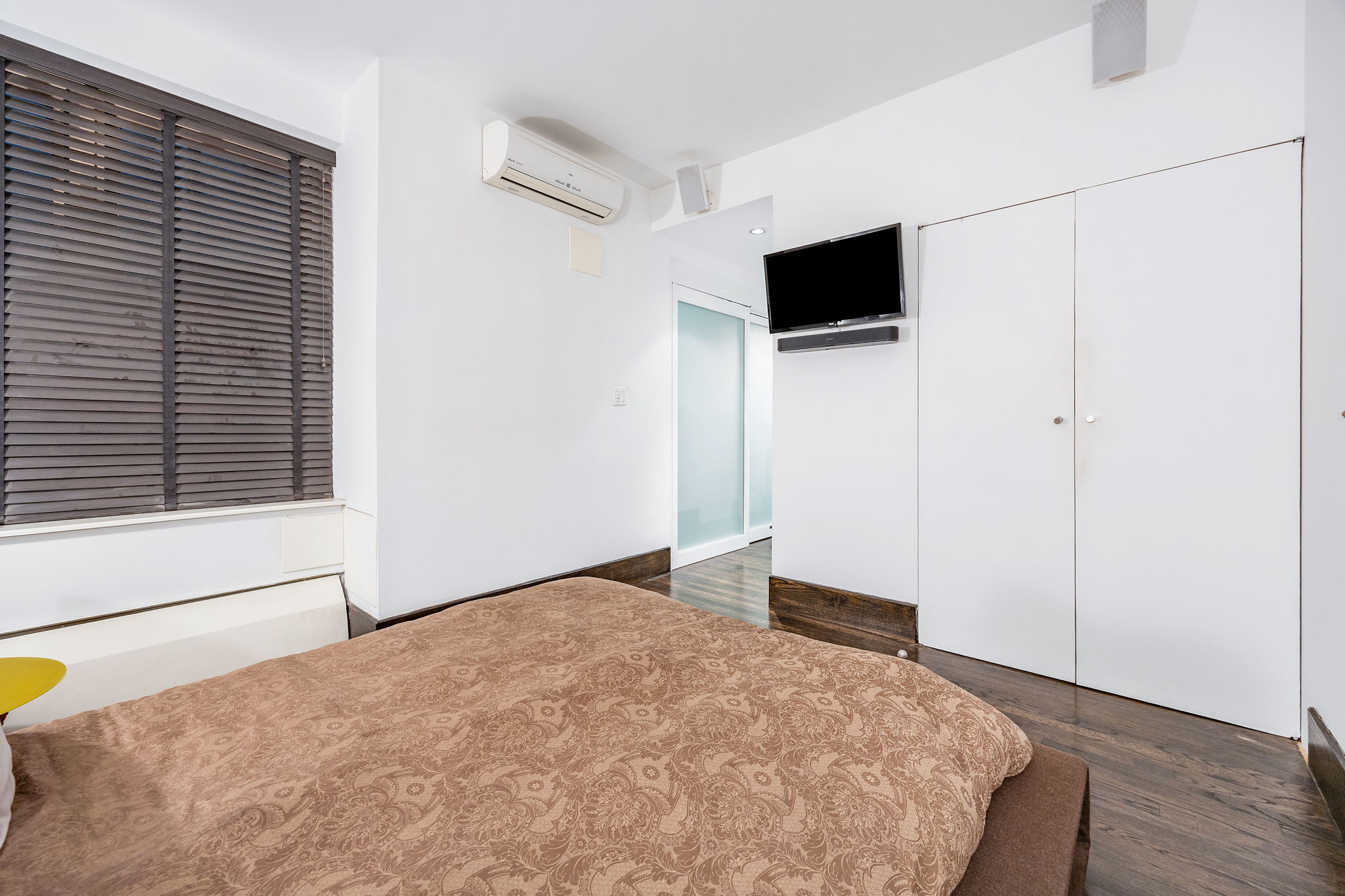 #16 photo, 100 Central Park S, Central Park South , NY 10019