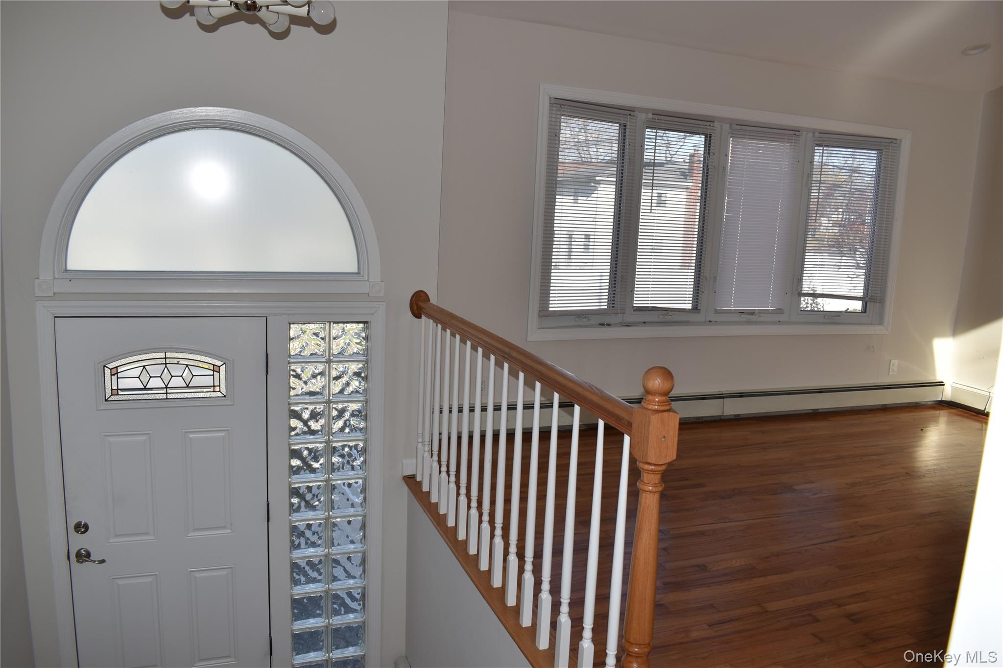 #2 photo, 6 Geiger Place, सफ़ोक काउंटी Deer Park , NY 11729