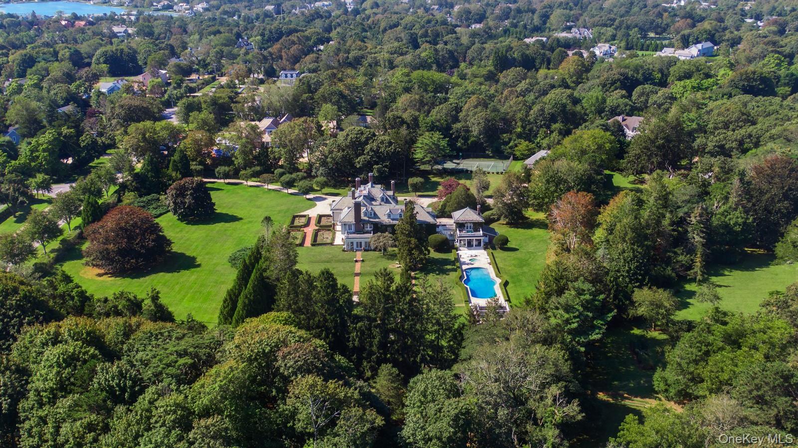 #3 photo, 94 Quogue Street, מחוז סאפוק Quogue , NY 11959