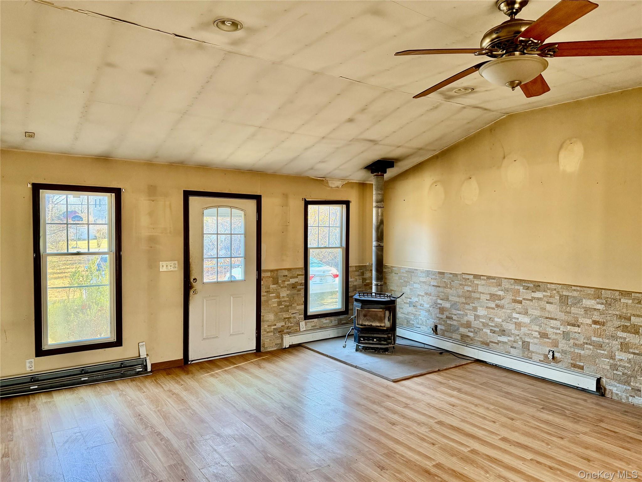 #12 photo, 26 N Swezeytown Road, 東長島 Middle Island , NY 11953