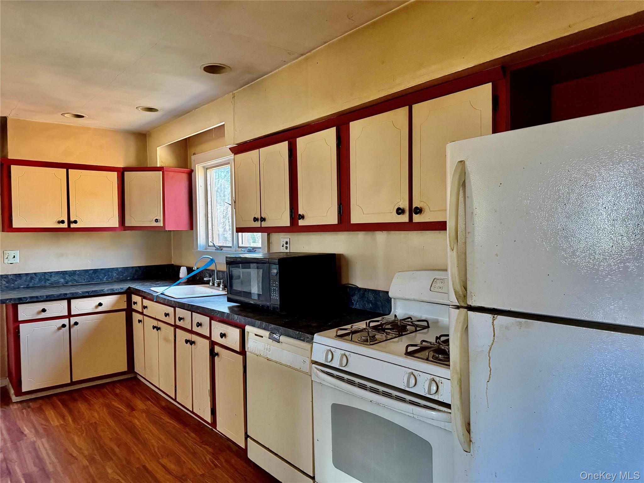 #9 photo, 26 N Swezeytown Road, 東長島 Middle Island , NY 11953