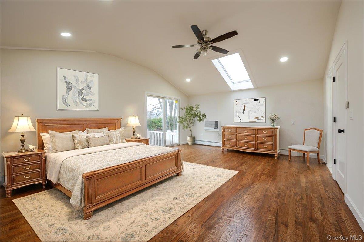 #12 photo, 571 Center Dyre Avenue, Саффолк ‖ West Islip , NY 11795