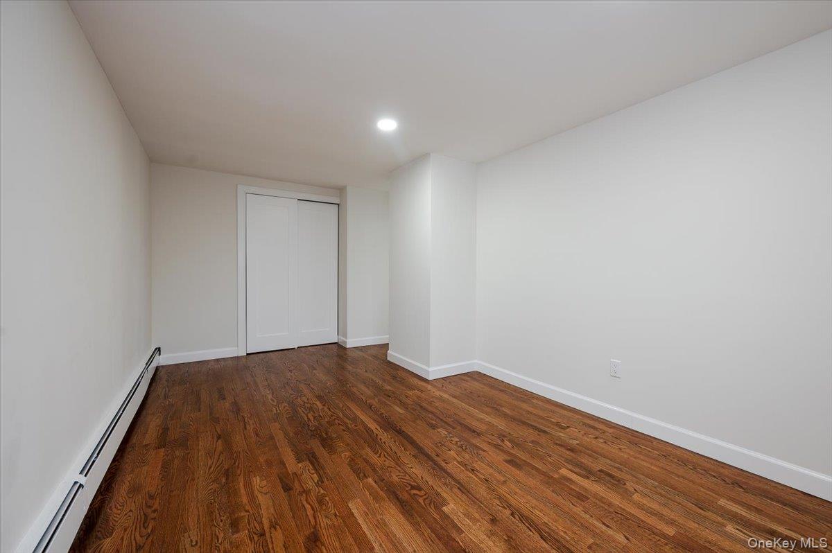 #18 photo, 571 Center Dyre Avenue, Саффолк ‖ West Islip , NY 11795