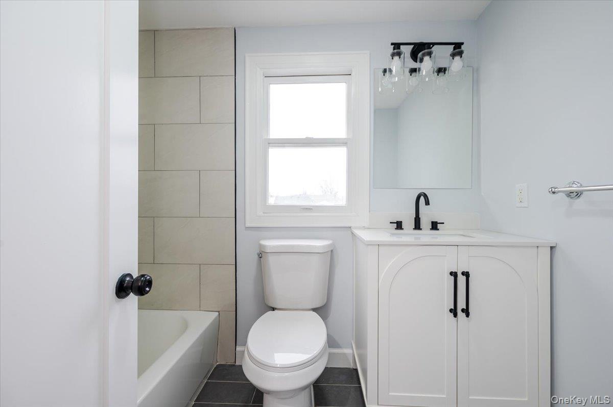 #20 photo, 571 Center Dyre Avenue, Саффолк ‖ West Islip , NY 11795