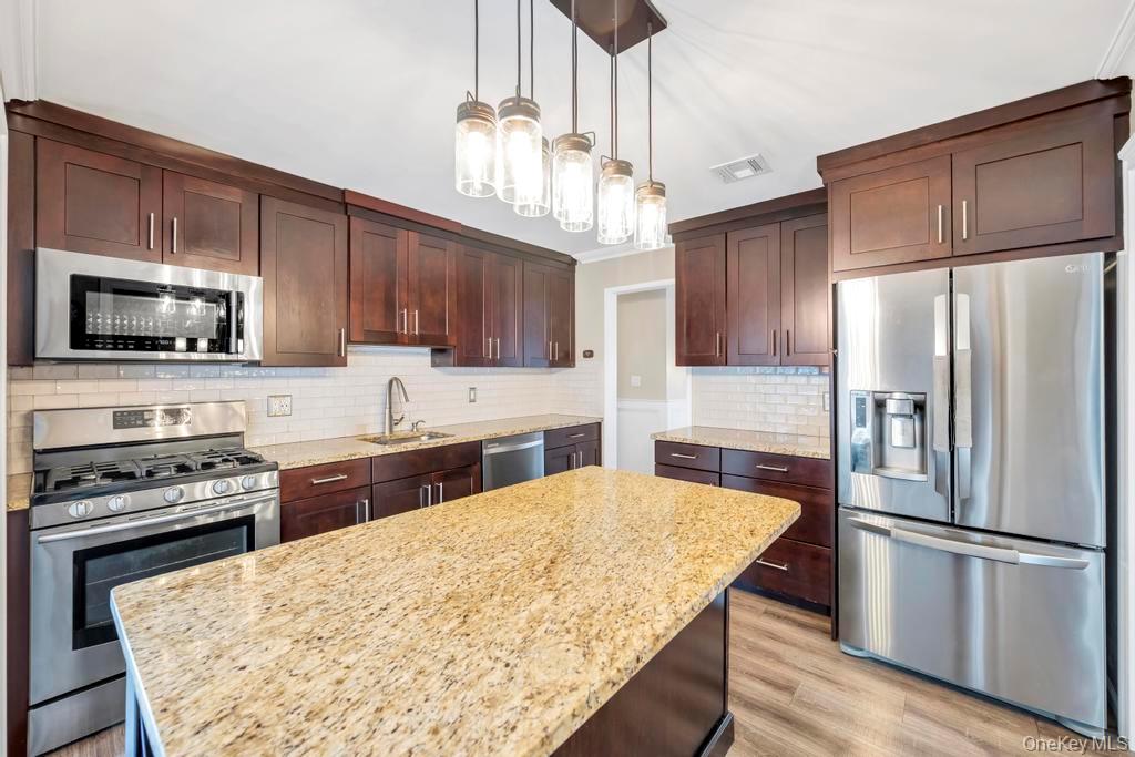 #10 photo, 178 Missouri Avenue, Bay Shore , NY 11706