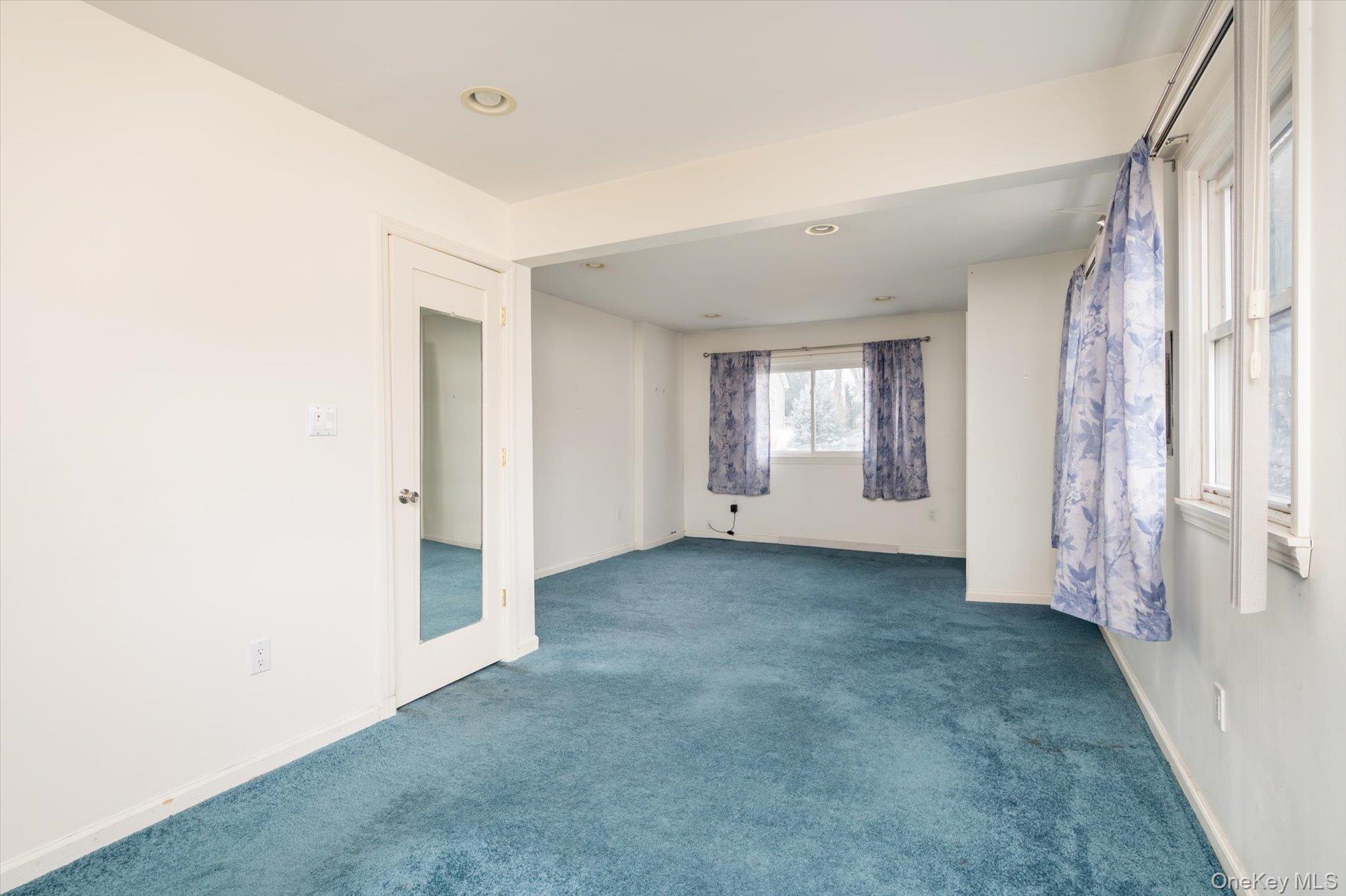 #13 photo, 1691 Lehigh Road, Wantagh , NY 11793