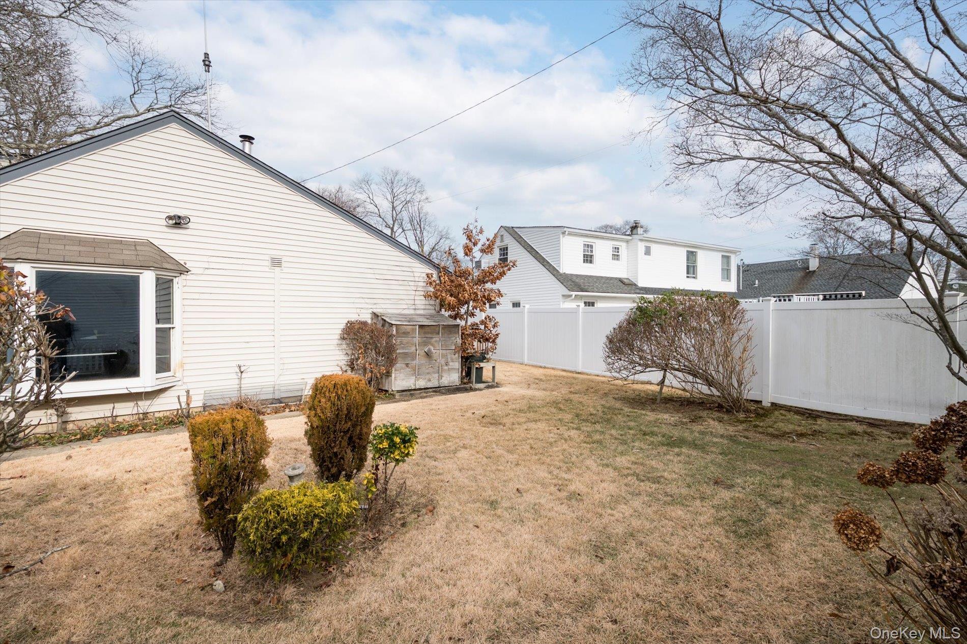 #17 photo, 1691 Lehigh Road, Wantagh , NY 11793