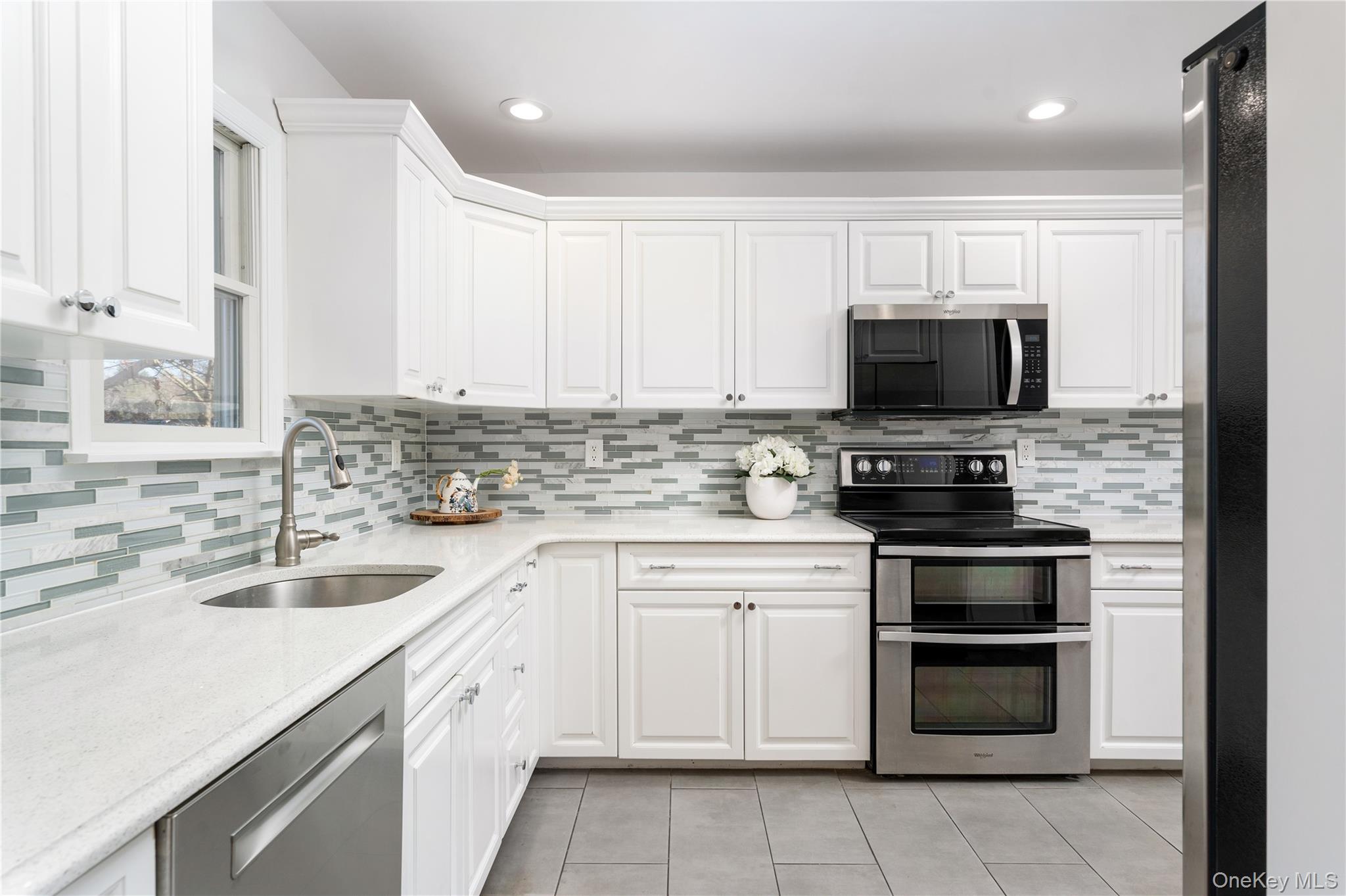 #9 photo, 7 Atlantic Drive, सफ़ोक काउंटी Sound Beach , NY 11789