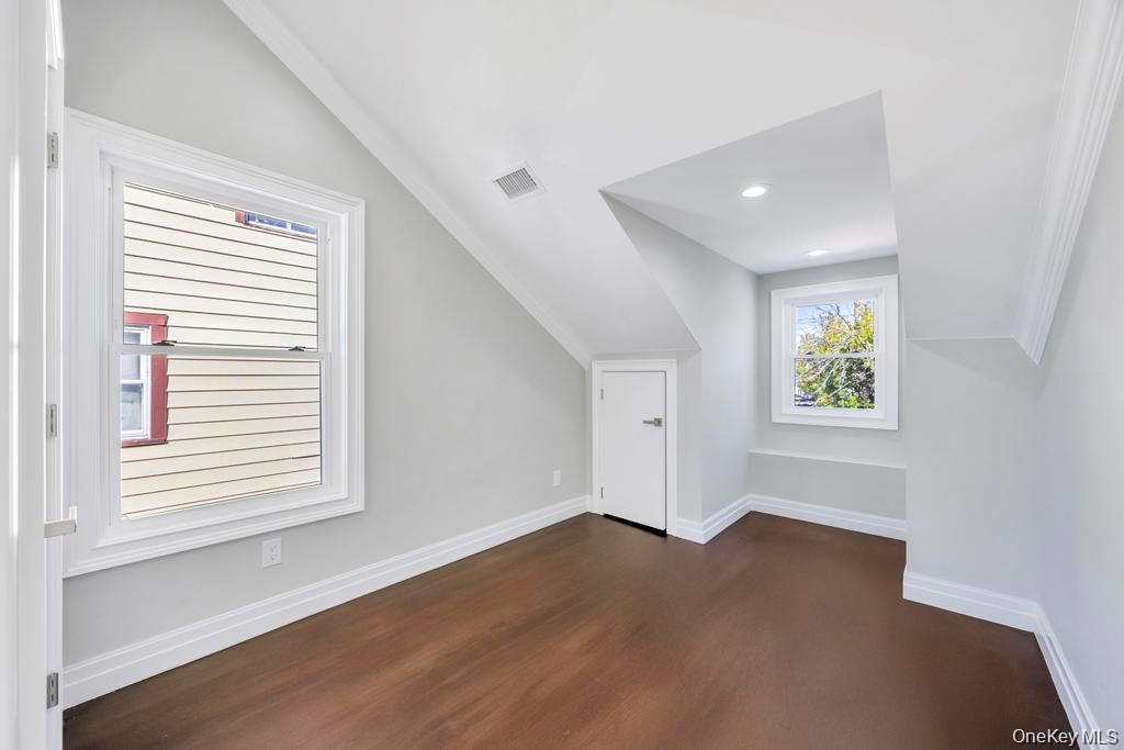 #20 photo, 41 Perry Street, नासाउ काउंटी Hempstead , NY 11550