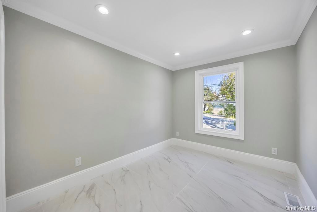 #9 photo, 41 Perry Street, नासाउ काउंटी Hempstead , NY 11550