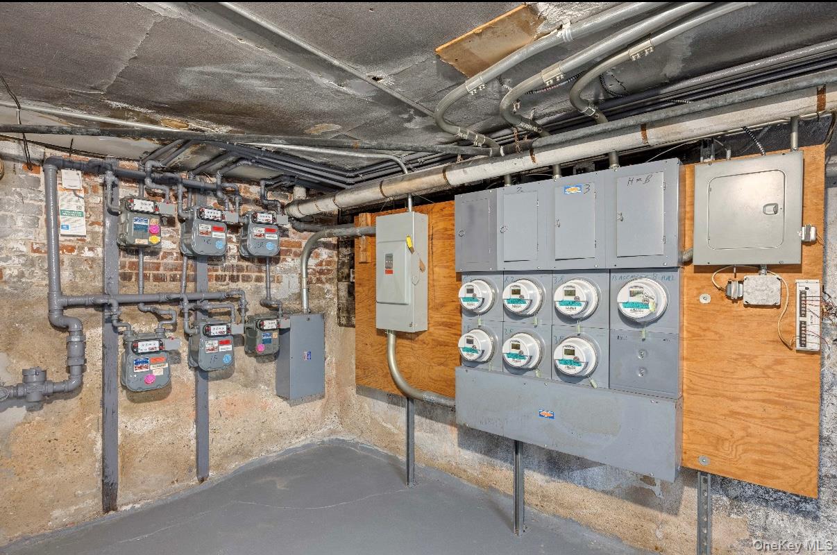 #3 photo, 3433 30th Street, Astoria , NY 11106