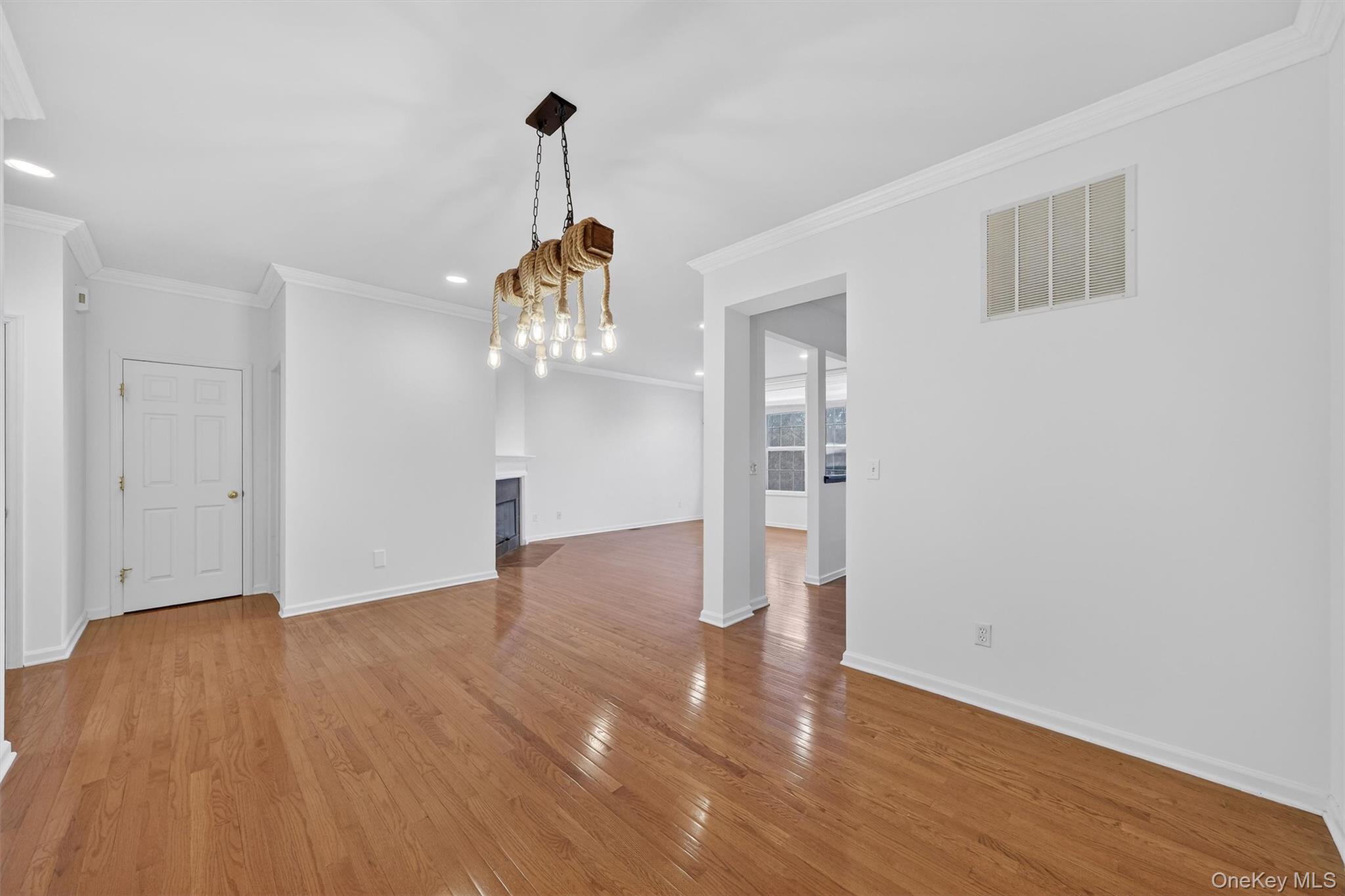 #7 photo, 5 Clearwater Court, Beacon , NY 12508