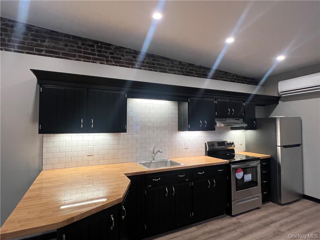 #2 photo, 30 Henry Street, Middletown , NY 10940