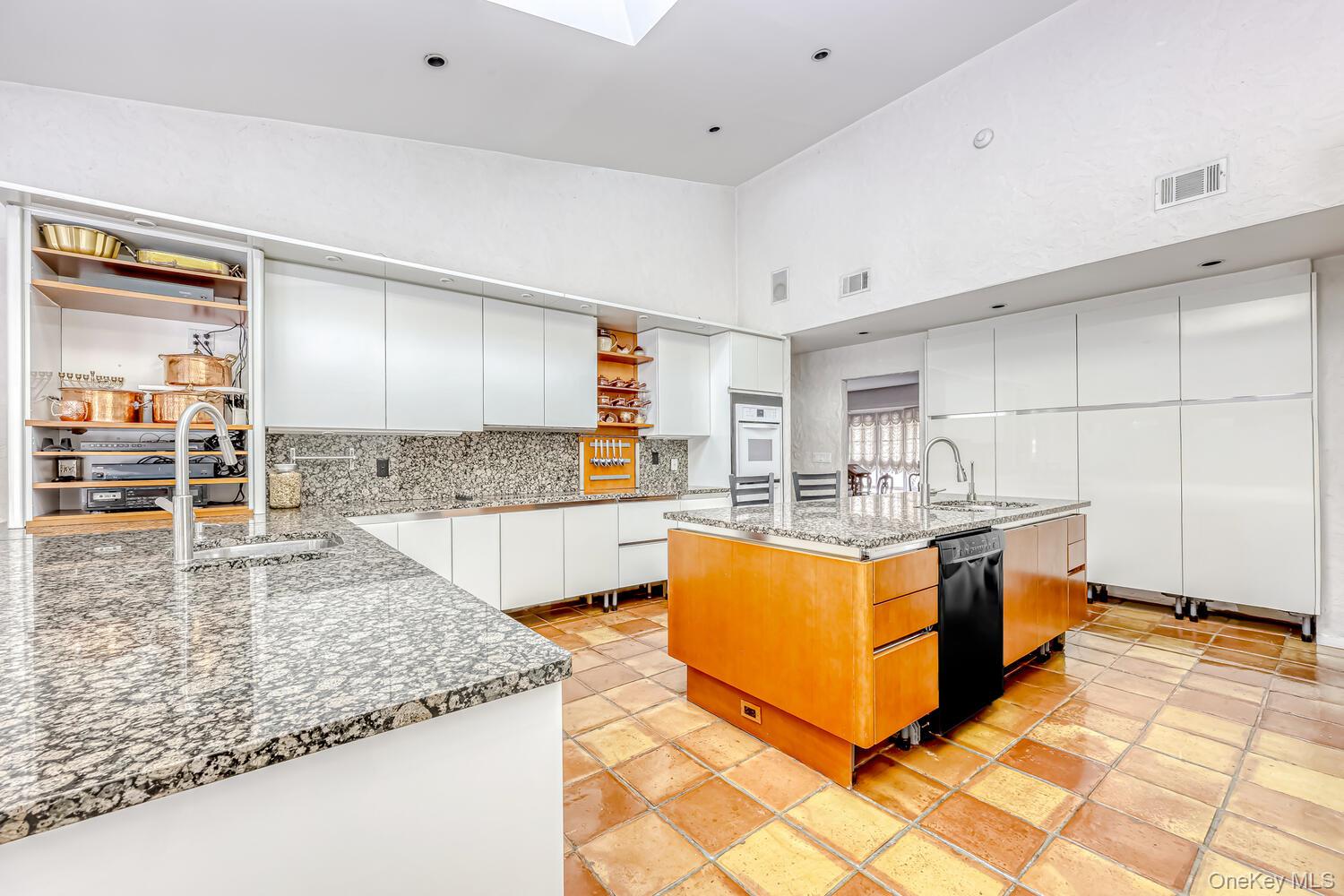 #14 photo, 4 Hilltop Place, Monsey , NY 10952