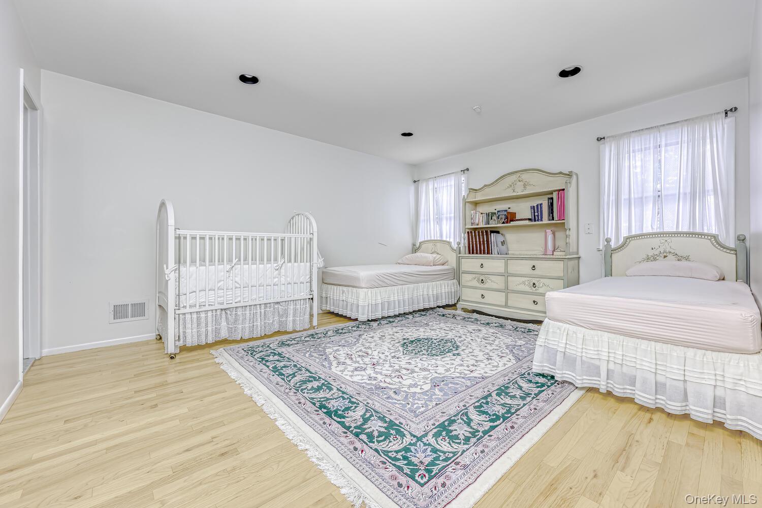 #19 photo, 4 Hilltop Place, Monsey , NY 10952