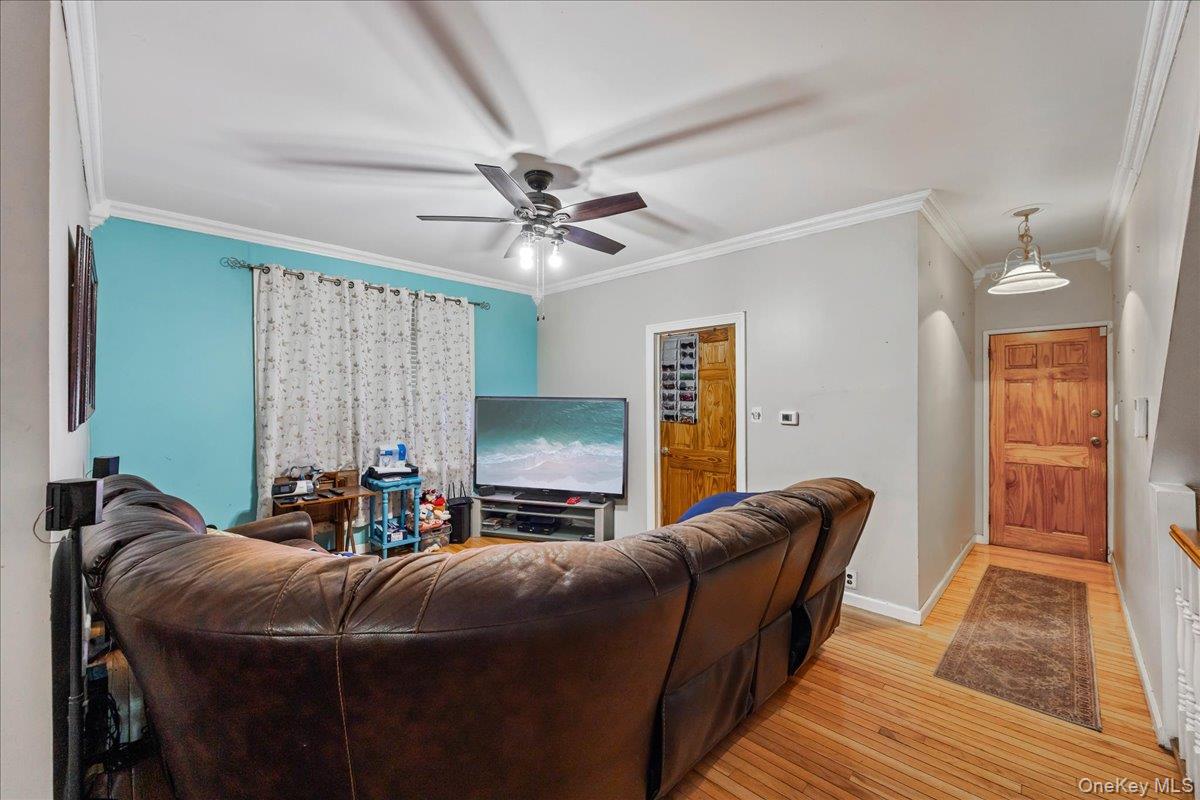 #4 photo, 2953 Harding Avenue, ब्रोंक्स Bronx , NY 10465