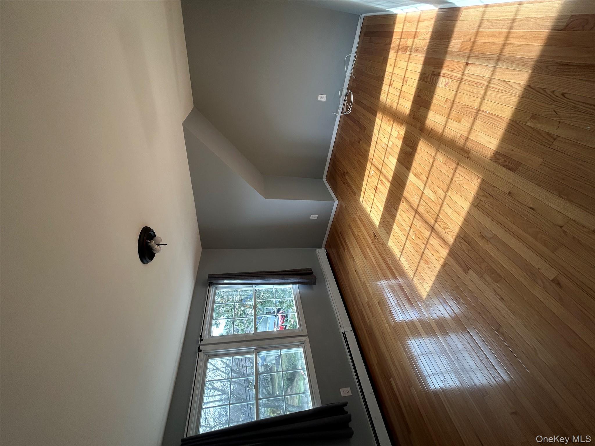 #1 photo, 7 Grange Street, सफ़ोक काउंटी Huntington , NY 11743