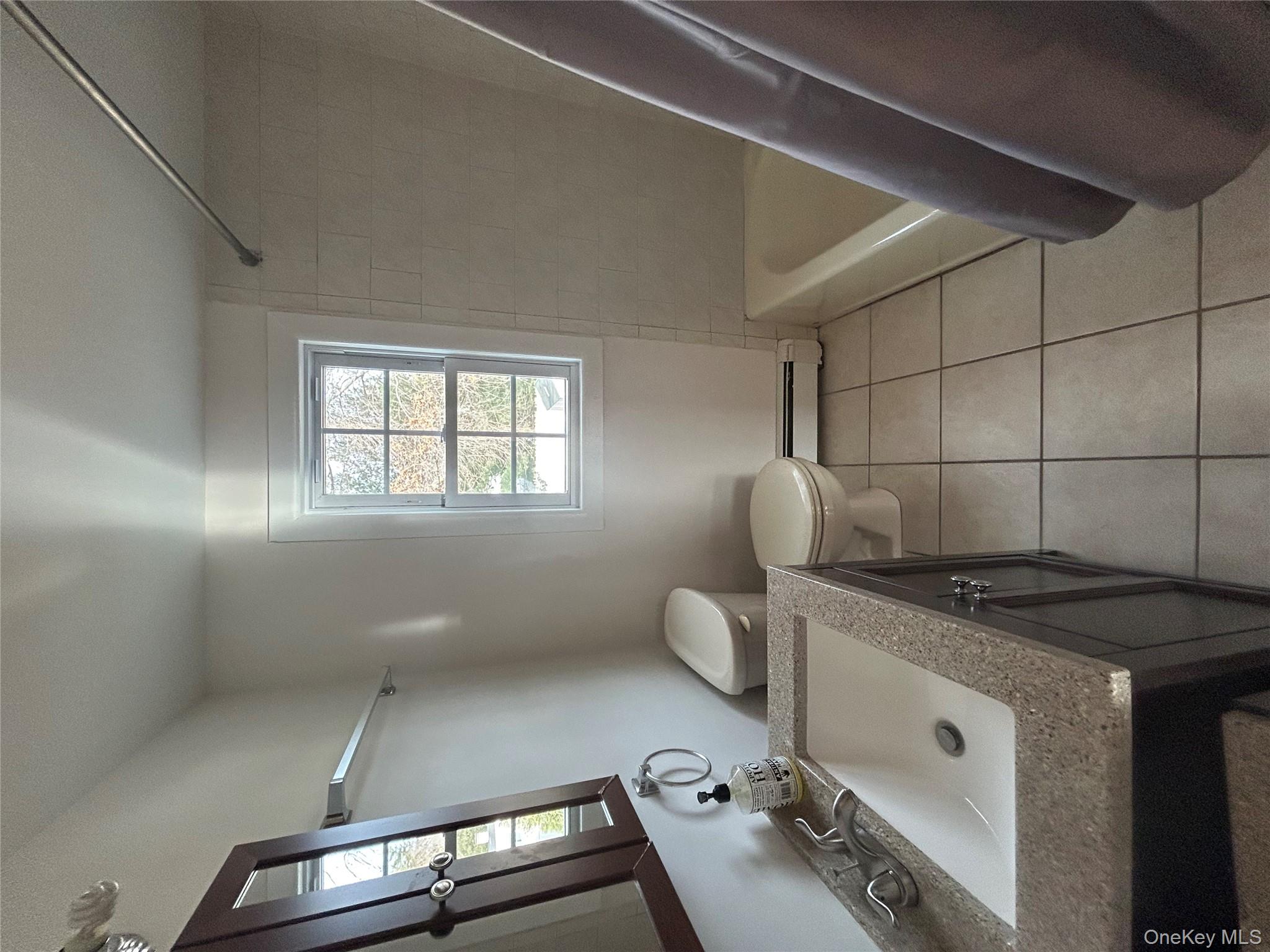 #4 photo, 7 Grange Street, सफ़ोक काउंटी Huntington , NY 11743