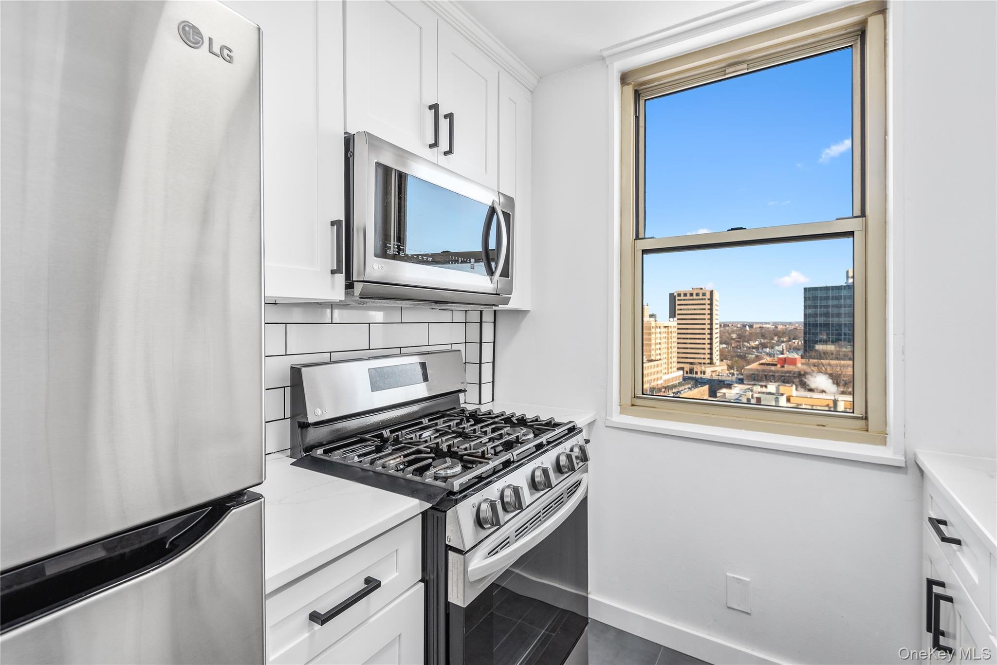 #12 photo, 118-18 Union Turnpike, Куинс ‖ Kew Gardens , NY 11415