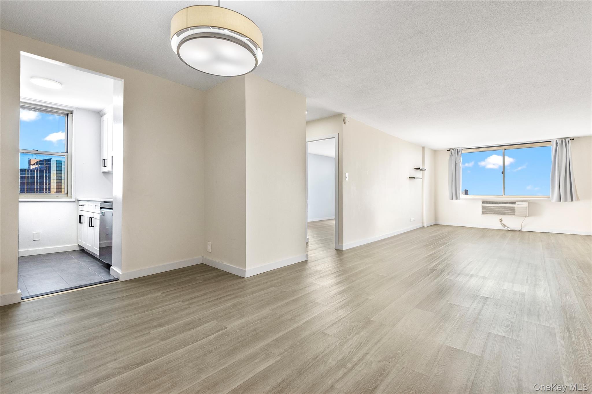 #2 photo, 118-18 Union Turnpike, Куинс ‖ Kew Gardens , NY 11415