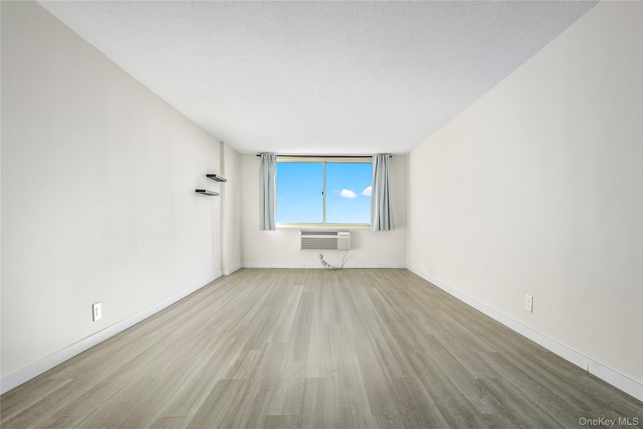 #4 photo, 118-18 Union Turnpike, Куинс ‖ Kew Gardens , NY 11415