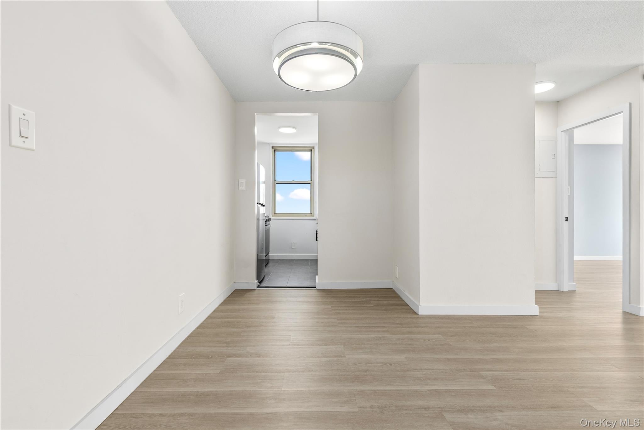 #9 photo, 118-18 Union Turnpike, Куинс ‖ Kew Gardens , NY 11415