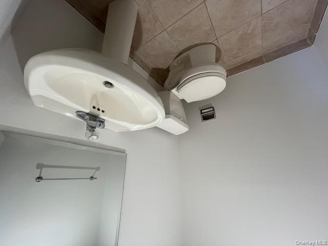 #4 photo, 46 Firwood Road, पोर्ट वॉशिंगटन Port Washington , NY 11050