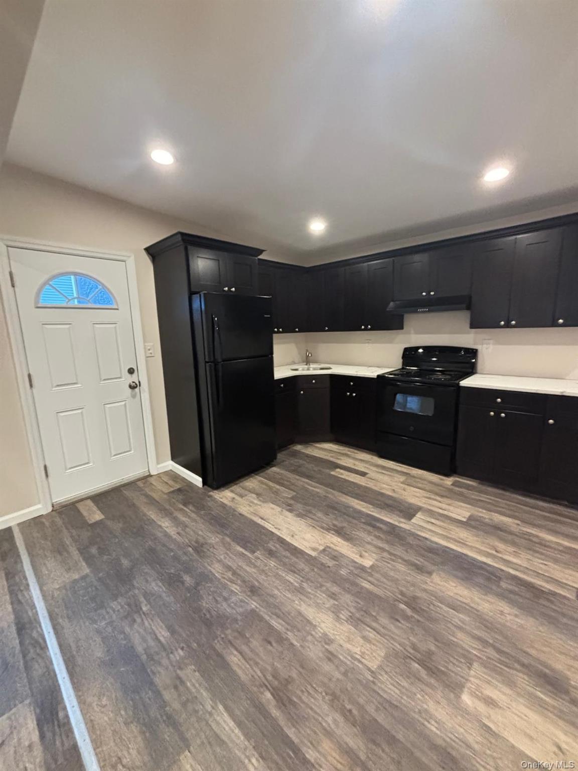 #3 photo, 855 Meade Avenue, सफ़ोक काउंटी Bellport , NY 11713