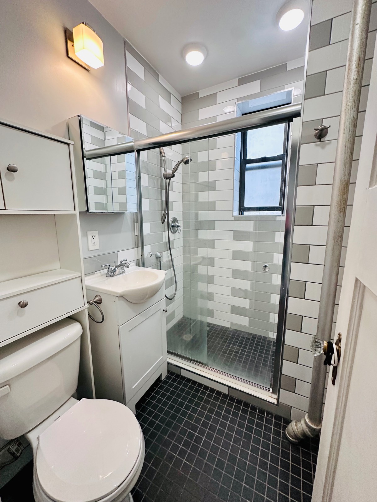 #5 photo, 323 Marine Ave, #3A, ब्रुकलीन Fort Hamilton/ Bay Ridge , NY 11209