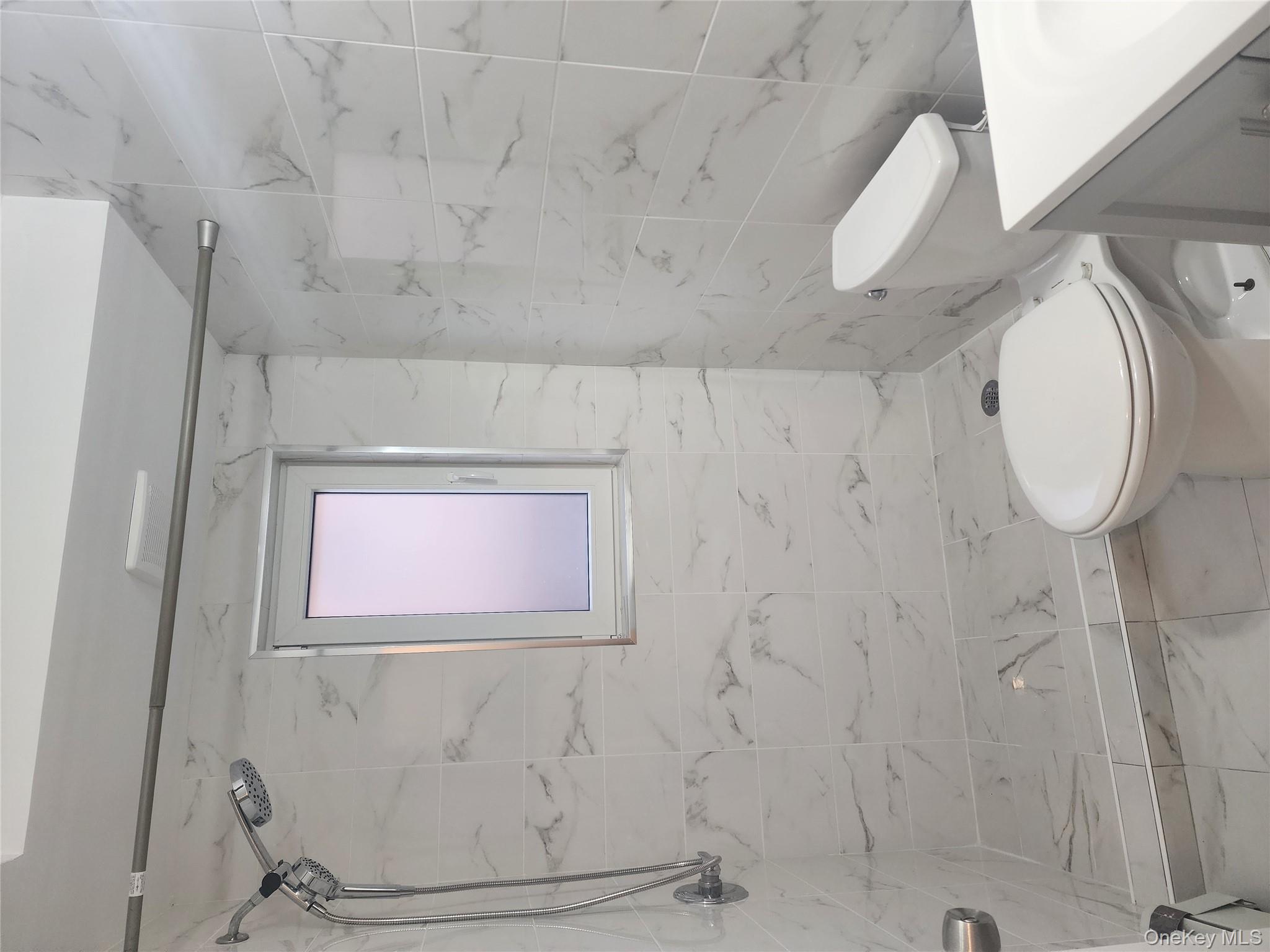 #12 photo, 79-56 77 Avenue, कुईंस Glendale , NY 11385